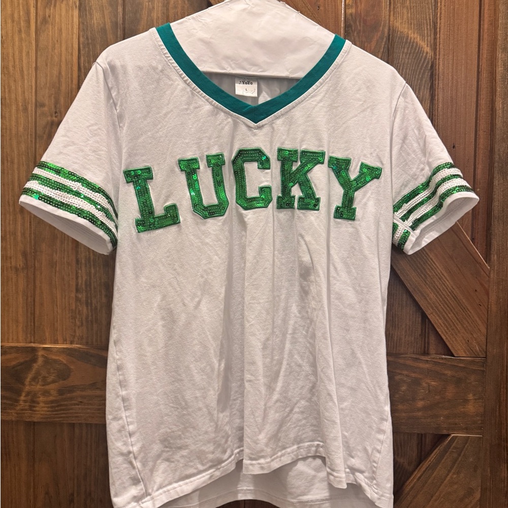 Source Unknown White and Green 'Lucky' Tee